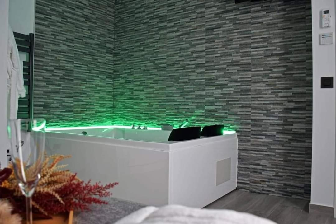 Alojamientos Lola, Suite Con Jacuzzi Benalup-Casas Viejas Extérieur photo